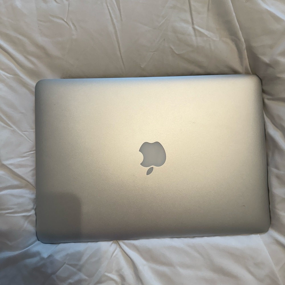 Apple Silver MacBook Sleek Design Laptop